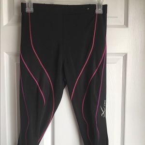 EUC CD-X compression running capris women